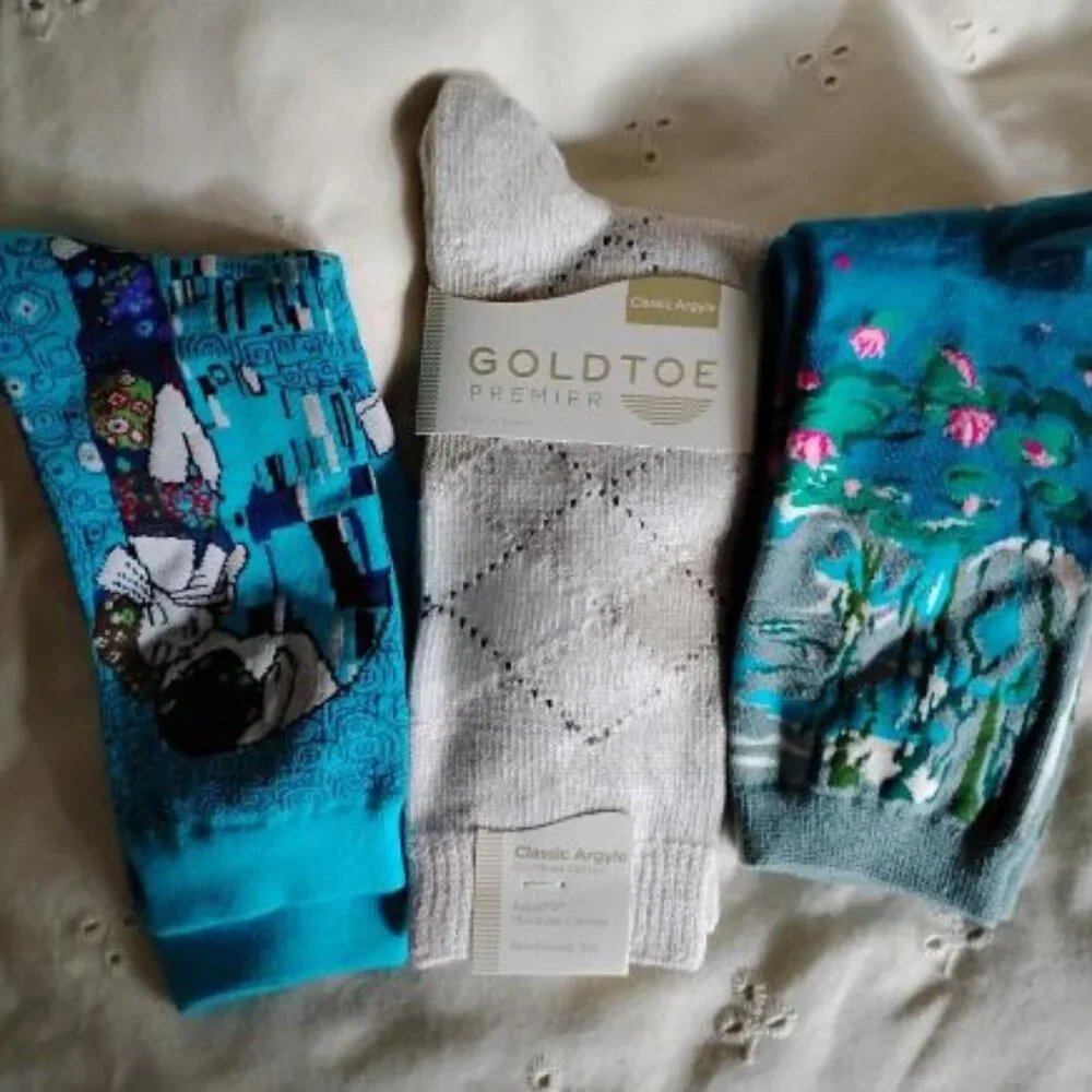 3 pair of woman's crew socks ~ new - Picture 1 of 2